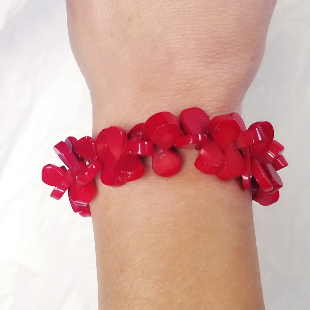 Vintage Red Coral Cluster Bracelet - Picture 6 of 8